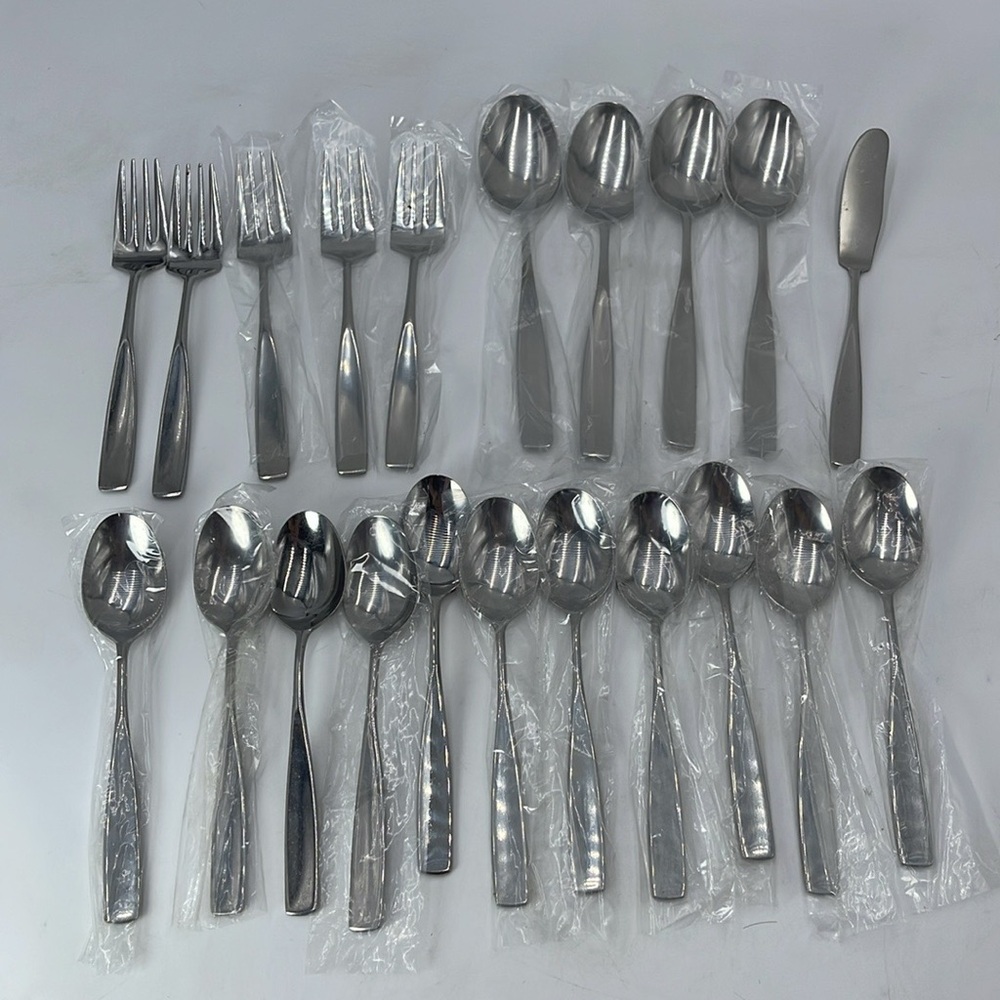 Lot of 21 The Cellar Surrey Glossy Stainless JAPAN Flatware